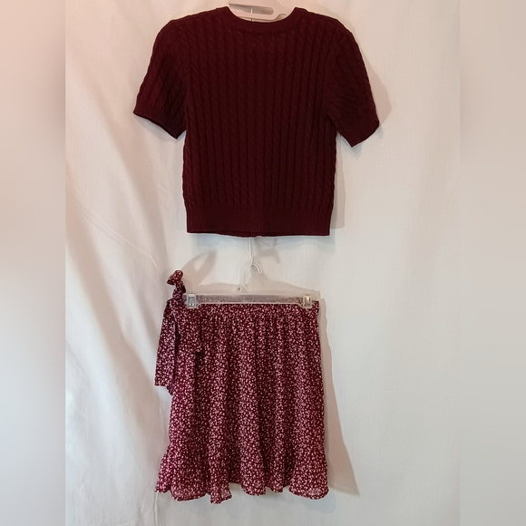 Hollister Burgundy Floral Skirt And Sweater Cardigan - Picture 4 of 7